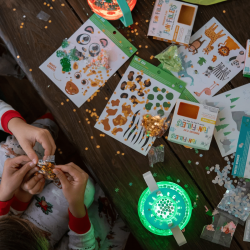 Glo Pals Svetelná senzorická fľaša + 2 náplne Fun Fillers + samolepky ZOO
